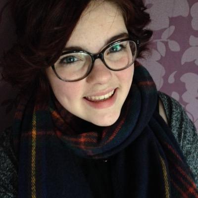 Doet dit jaar gewoon nog een keer 4Havo - Heeft eindelijk haar droomkapsel - Een kast met te veel makeup- En een kast met veel te veel kleren☺️☀️