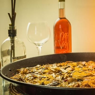 Cocina sencilla pero llena de sabor, servida en un ambiente familiar y divertido. Especialidad en arroces. Estilo tradicional. Zona wifi. 964833459 / 620986724