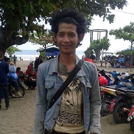 beda gaya satu nama BOBOTOH. beda bendera satu dukungan  PERSIB.