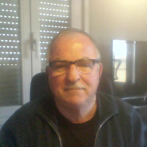 solanobin's profile picture. 