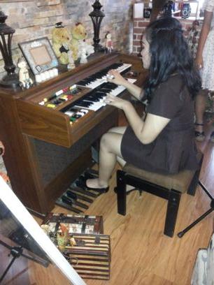 angelJ_S's profile picture. my new twitter of @angelinajelitas