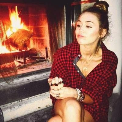 follow @fuckingcalvm bc she gave u a free follow and ask her if u want a fb