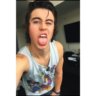 follow @klknash for a dm to nash, hayes, shawn and austin mahone