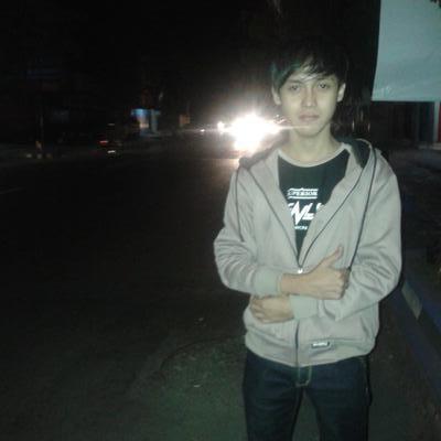 simple :)| opreker android :D . 12.11.1993 :D   | universitas muhammadiyah purwokerto |
