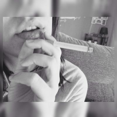 Tener de mejor amiga a la soledad empieza a gustarme.