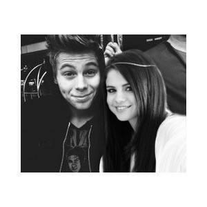 Luke eres un IDIOTA aun asi te amo