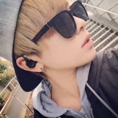 ４月１日にアカウント削除するのでフォロー外してもらって大丈夫です。今までありがとうございました^ ^今日エイプリルフールですけど嘘じゃないですよ（笑）