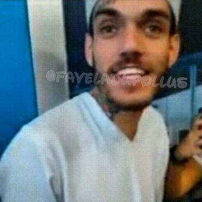 Uma Pollover desde 2012 que faz tudo pelos meninos que fuma maconha .