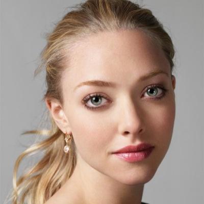My name is Narcissa Malfoy wife of Lucius Malfoy. i am the younget of the Black sisters. My oldest sister is Bellatrix and then Andromeda. #TheMagicBeginsRPG