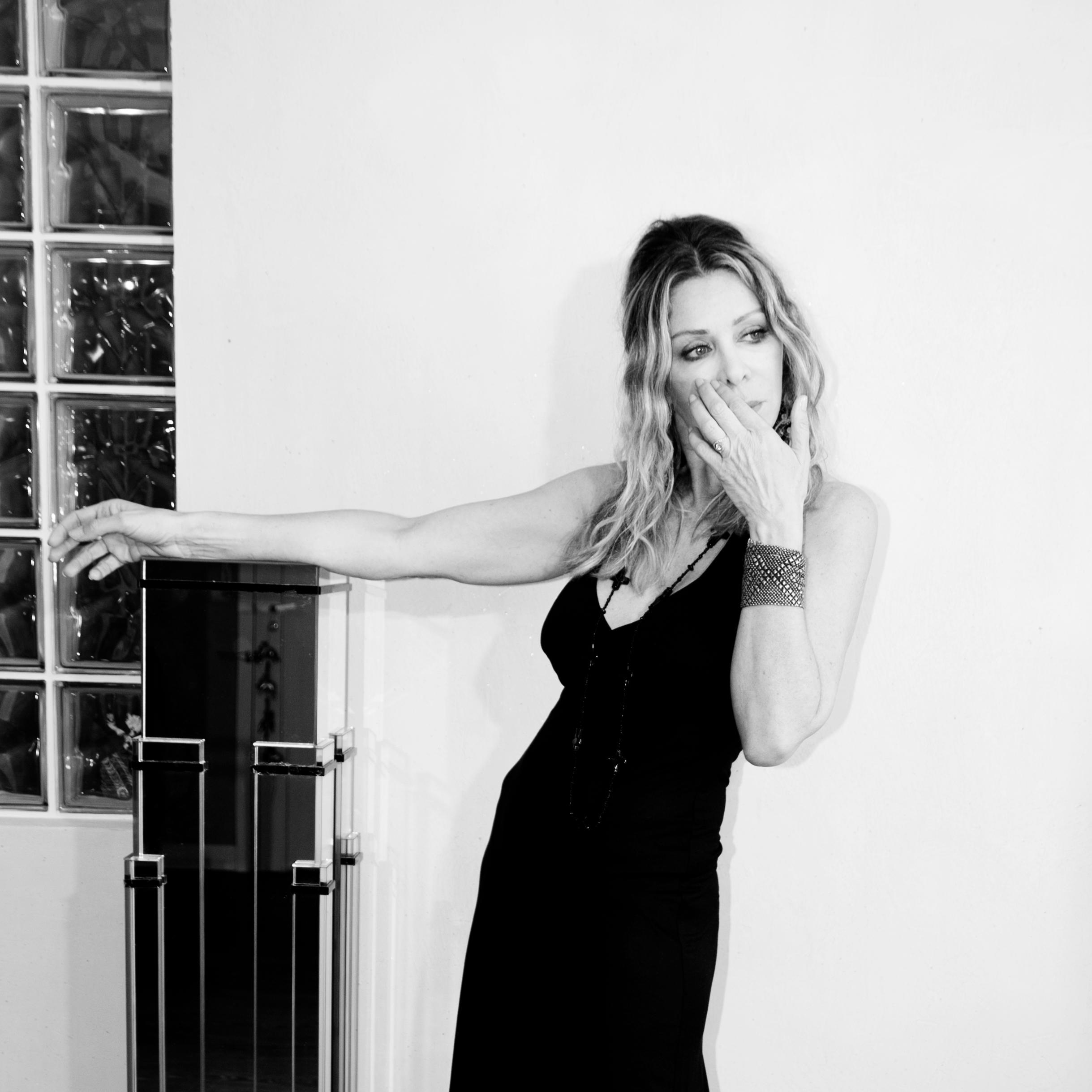 actrice, actress , scénariste, metteur en scène, coach , Youtubeuse : follow me ...