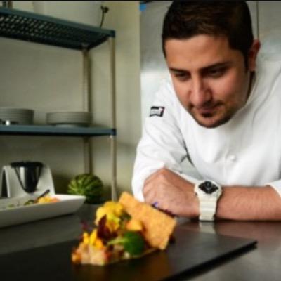 Cocinero Venezolano. ------------------------------------------------------------El plato perfecto no existe, siempre se puede mejorar.