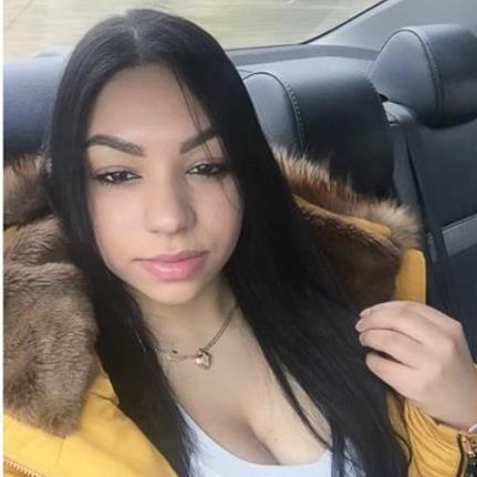 Mexicana, Presentadora, Estudiante de Medicina... Trabaja en los medio de comunicación social.