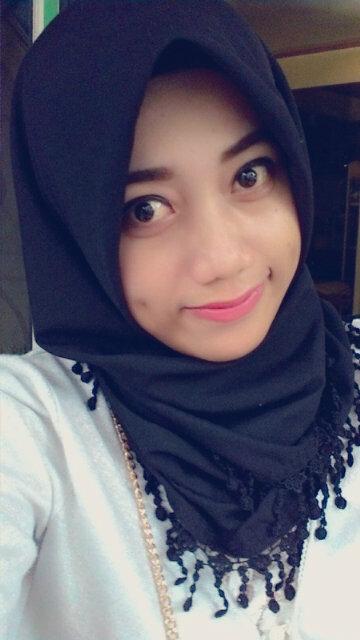 #Love Traveling_#Love makeup# Harapan dalam hayalan hanya menjadi sebuah rahasia yang ku jalani..:)_lulus S1 itu impian paling ingin d tebus..