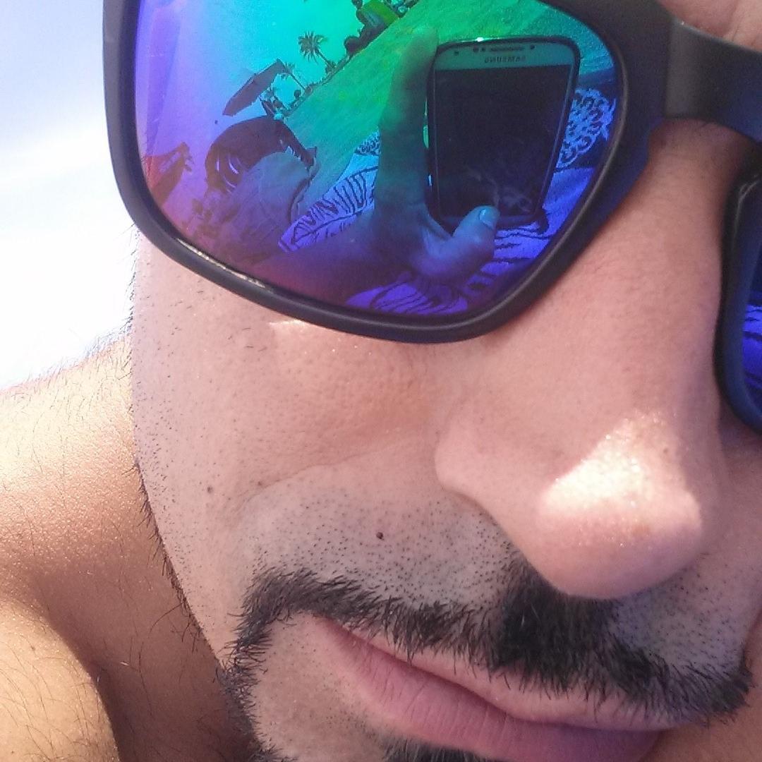 constructor de sueños, apasionado cocinero, un poco loco........