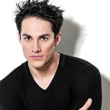 Toda la información de @Michael_Trevino en español | Facebook: /MichaelTrevinoSpain | #TVD #RoswellNewMexico