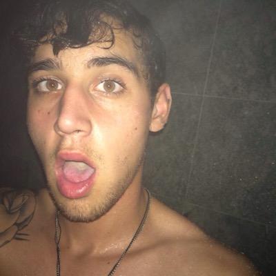 this is a free follow from @ayeilyjai please follow back!!! her goal: 2000