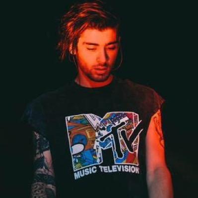 I love him❤️ Daddy's are @Harry_Whorebag and @HornyZayn_ .