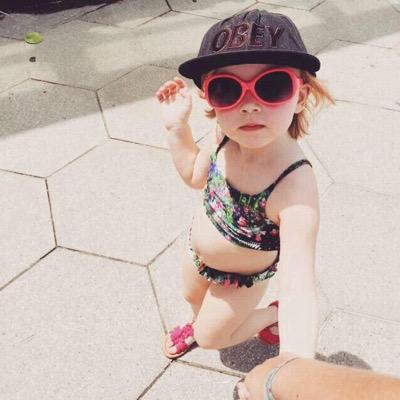free follow from @hoodiesftlou follow her and ask for a follow back