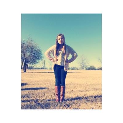 kerrigaannn_'s profile picture. god gives us things to share , not to hold . ♡