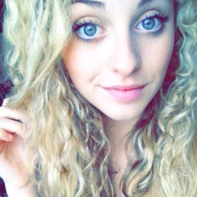 coucou j'mapelle clara 19ans aime le sexe . bi . deuxieme compt lotre suspendu. ♥️