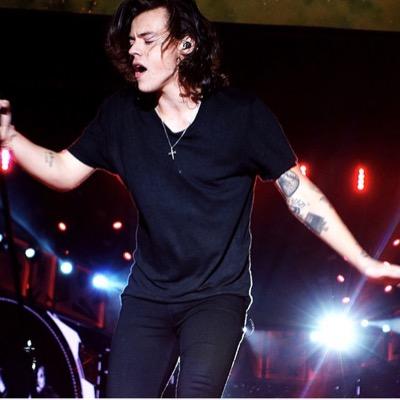 Please follow my bæ @xmyangelhazzax @xmyangelhazzax
