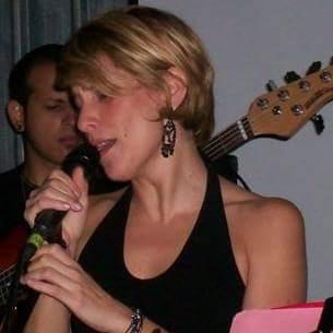 ---- BELEN ---- Cantante Nicaraguense Directora de Radio Activa  101.1 Managua