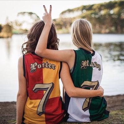 EmilyCarr3's profile picture. Harry Potter lover, fulltime fangirl and merch collector. love reading