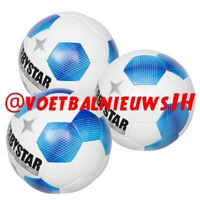 Voetbal, voetbal en nog eens voetbal! Met nieuws uit de Eredivisie, Oranje en het buitenland! Volg ook @voetbalnieuwsRS en @de_basiself voor nog meer voetbal!