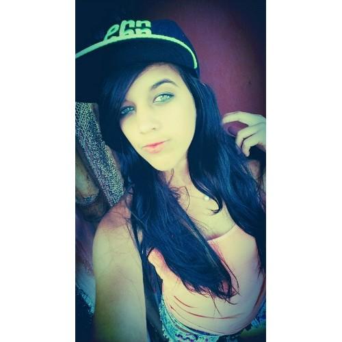 • 'Biografia {?} Fala sério! Como vou resumir minha vida aki no twitter? ;P   -Facebook --- Suame_rios@hotmail.com