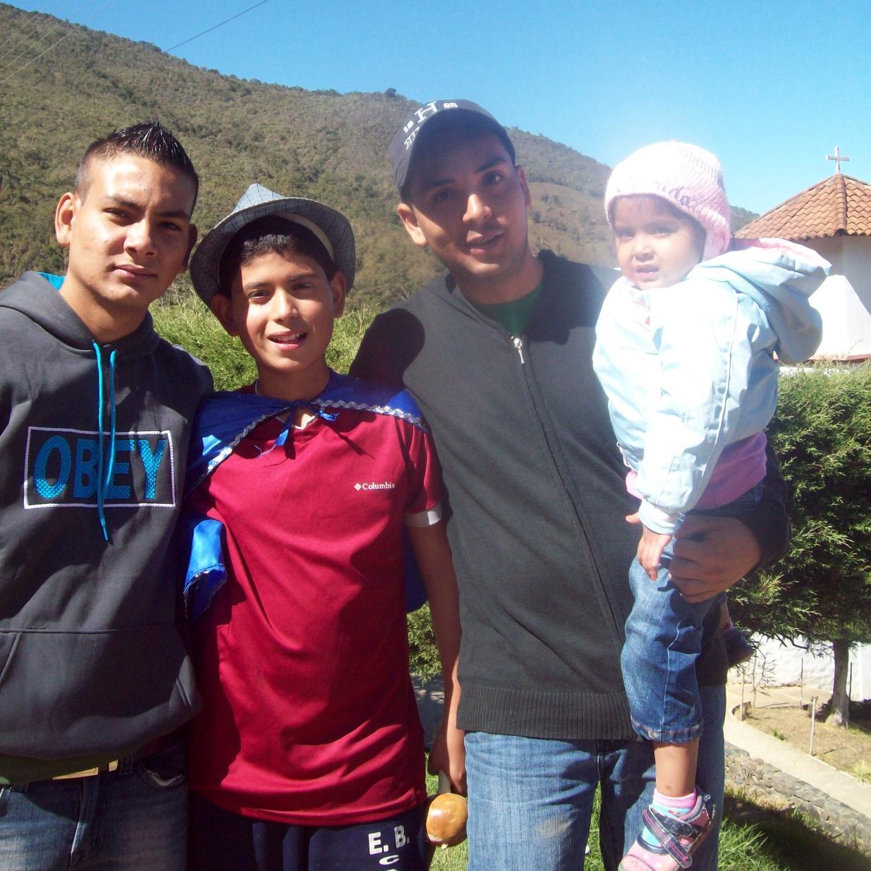 luis_eddo013's profile picture. Fiel amante ♥ de la buena música ♪♪♪
Instagram: https://t.co/Y8GjJdXtj9