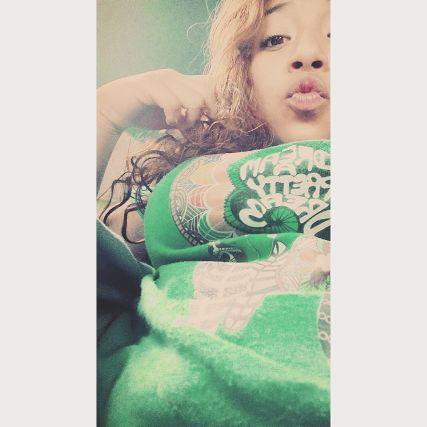 Alegre y fiestera.✌