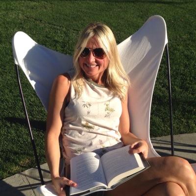 Publicist, book lover, media junkie, TV addict, aspiring foodie, part-time insomniac, full-time gym dodger, mom of boys. 

I adore coffee and wine equally.