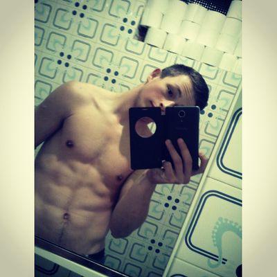 soy un traceur, freeraner tricker...muchas cosas ajajajaja si querés meterte en mi canal Adrian florin 3run