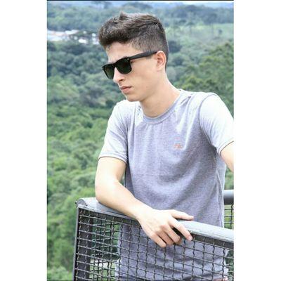 ✳16 anos
       ✳ surf
  ✳longboard