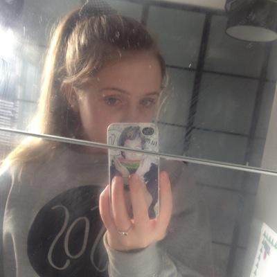 teenager• 5sos and youtubers • Life is better when your smiling