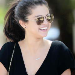 _Bahar_Mahone's profile picture. | Gomez | Bieber | Mahone | TeenWolf | Janoskians |