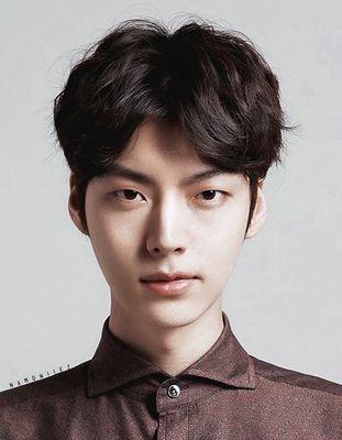 [royalecityrp] Elias C. Ravitz — July, 4th. 1991. Young Entrepreneur/CEO of Emirates Airlines Co.