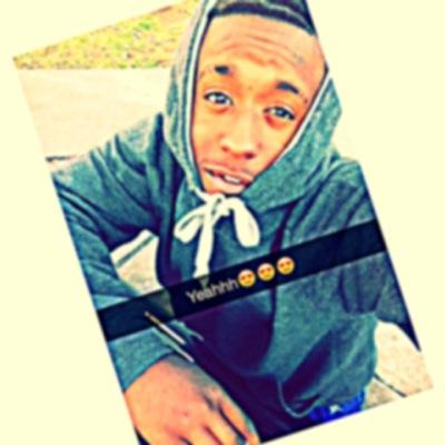 Niggas wanna see me dead cuz I dne made a LiL deal.., na im hated fareal