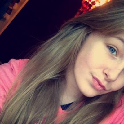 KaylaBlackie's profile picture. Instagram- @kaylablacki.e