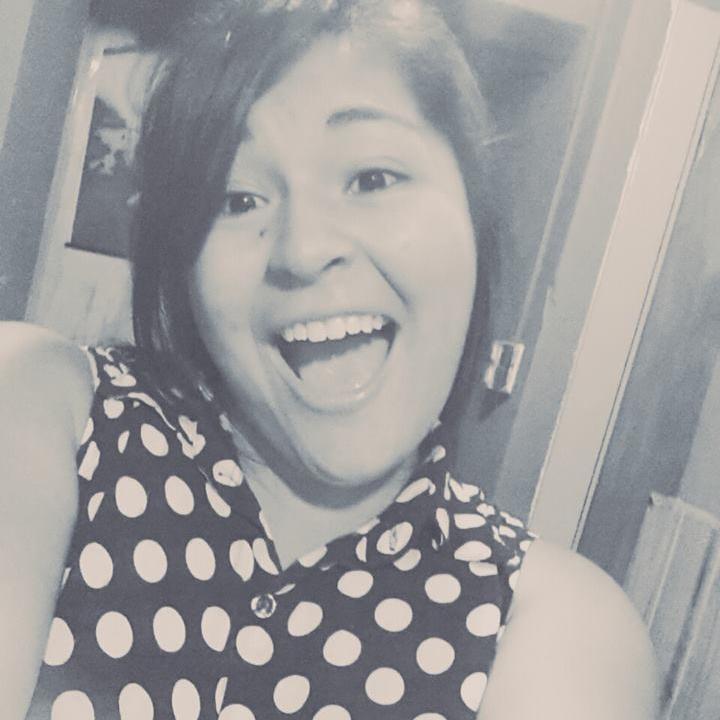 Holaa, soy una chica simpatica, divertida, me gusta jugar handball, hablar ingles, mi sueño? muy facil llegar a Londres,Inglaterra, fanatica de la musica♥