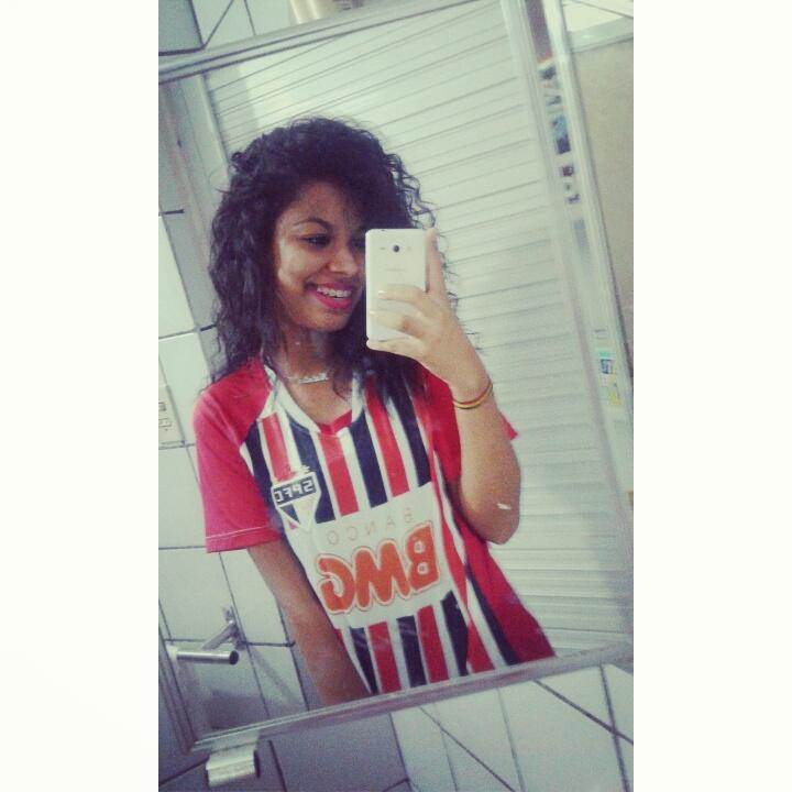 A parteira disse ' essa menina vai dar trabalho...' eu particularmente concordo, a rua é nóiz                                   Instagram: natthalialoopes