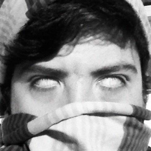 viejogus13's profile picture. I'm not your puppet, so cut the strings and free me from your hands
Get fucking over me