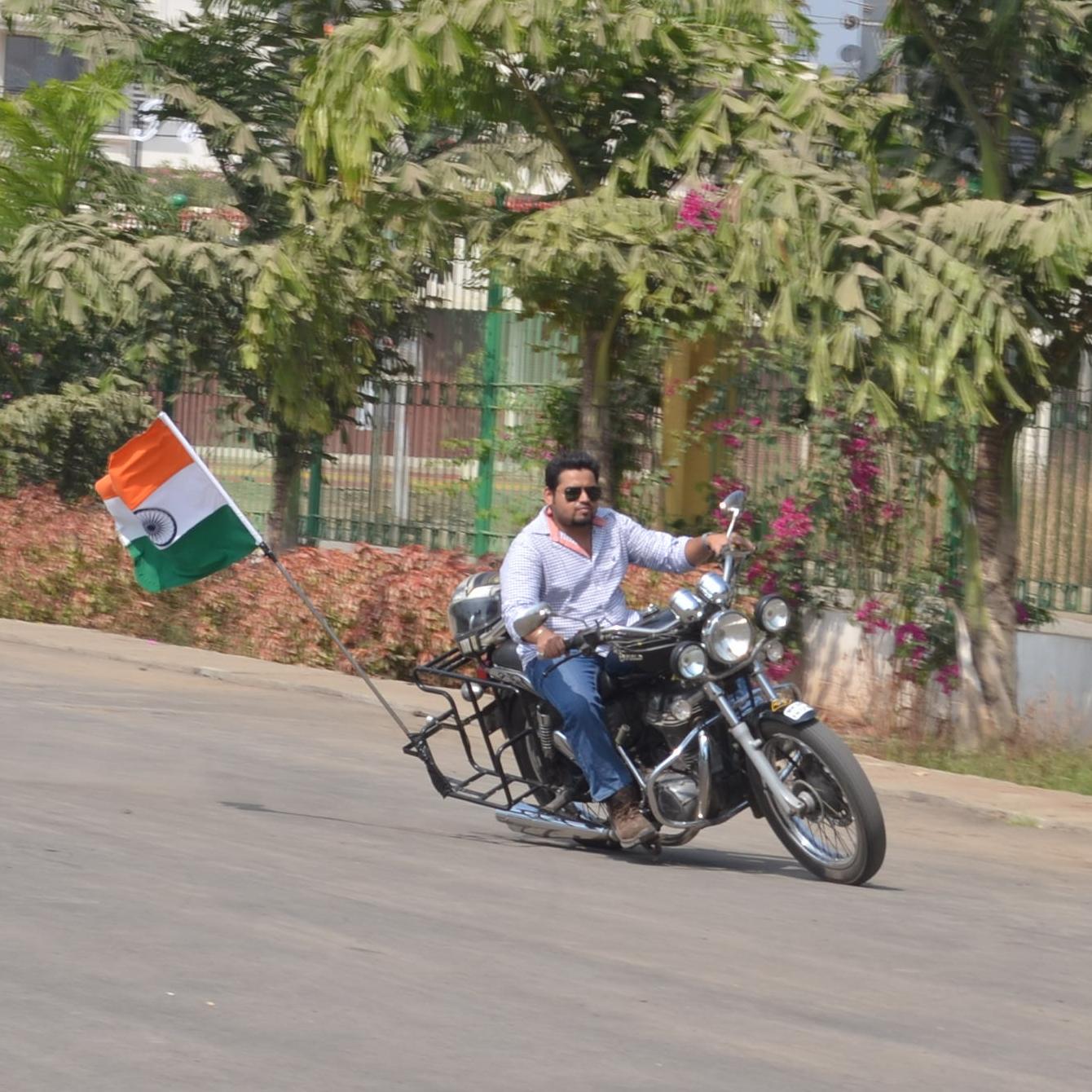 varunkadam's profile picture. Kuch nahi... sab moh maya hai