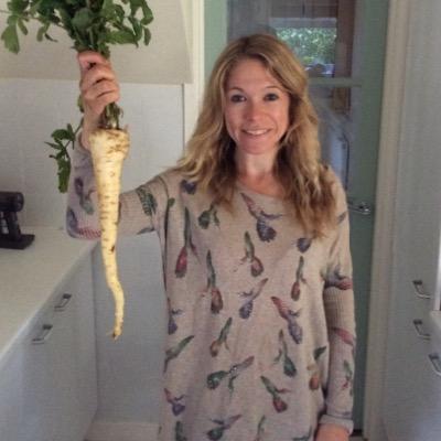 vicki_pyne's profile picture. Public health nutritionist (RNutr). Interested in diet and health. Mum. Loves food & dogs. Moderator @AfNutr chat https://t.co/kdlagxwLuK Views are my own.