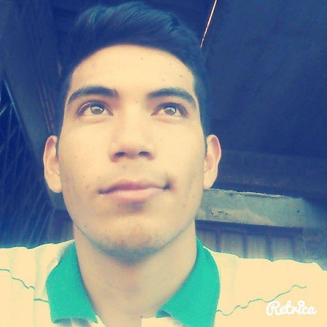 Quisiera volver a ser Chiquito para no sentir el dolor para no llorar por amor...para ver el mundo de colores, y Para ser feliz con un chocolate ! ♥