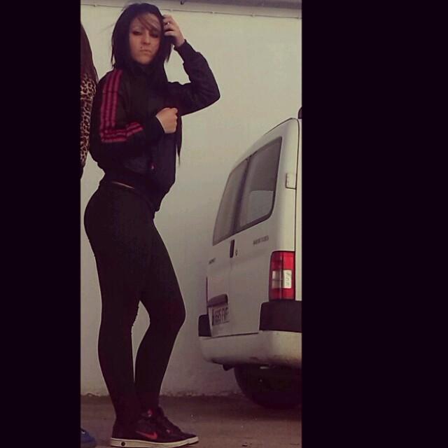 Dalee tiiempoo al tiiempoo,dejaa k paseen laas kosass...laa cuuriosiidad mataa puedee k terminess lookaa..✨✌