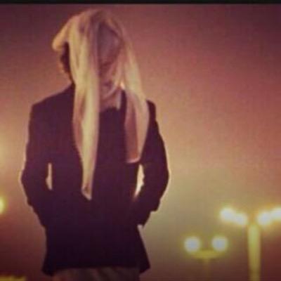 سوف ياتي يوما لااكون معكم وسوف تدخلون وتقروان ماكتبت فان وجدتم مايؤجرني انشروه وان وجدتم مايؤثمني اتركوه وادعولي ب الرحمه والمغفره ㅤ الله يحسن الخاتمه