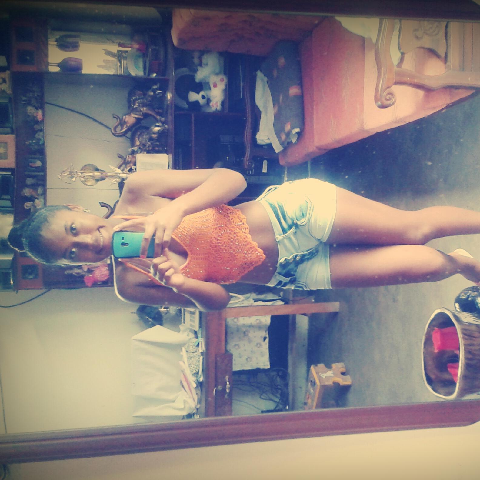 DerianMairongo's profile picture. Para tener momentos inolvidables no necesito un novio, para eso esta mi mejor amiga✋