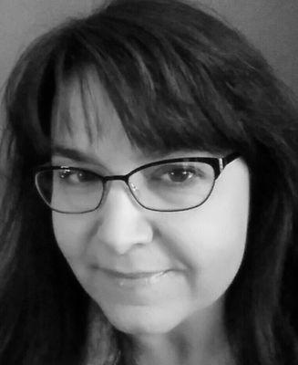 Newly retired US History educator, mother of two crazy boys, wife to a wonderful hubby, a life-long learner, avid gardener and book hound.