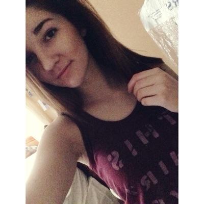 sarahh_keister's profile picture. 